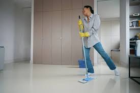 Detergente Concentrato Inodorina per Superfici e Pavimenti Muschio Bianco 1 Lt